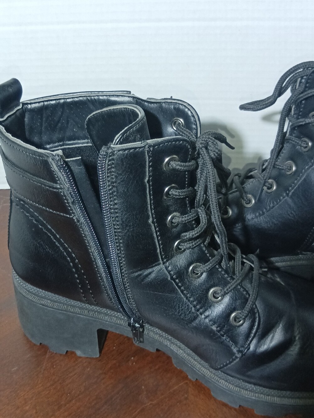 Black Combat Boots – Size 8.5M – Chunky Heel & Lug Sole ✨